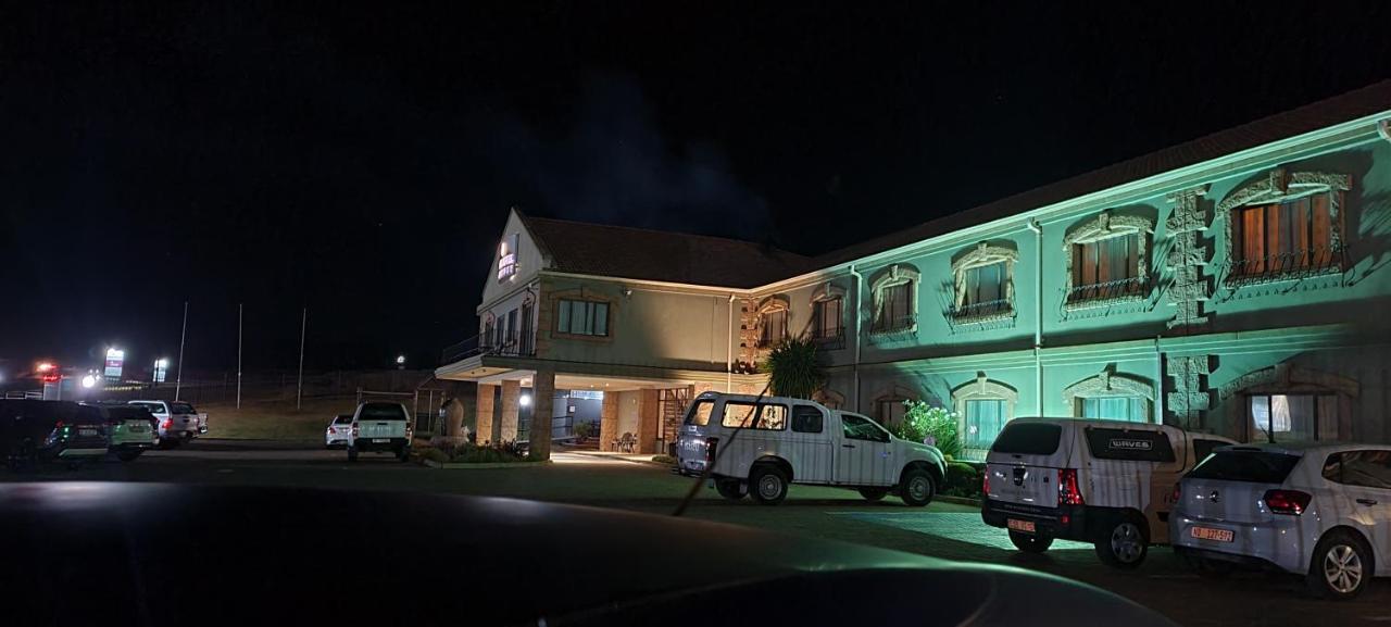 Protea Hotel By Marriott Harrismith Montrose Extérieur photo