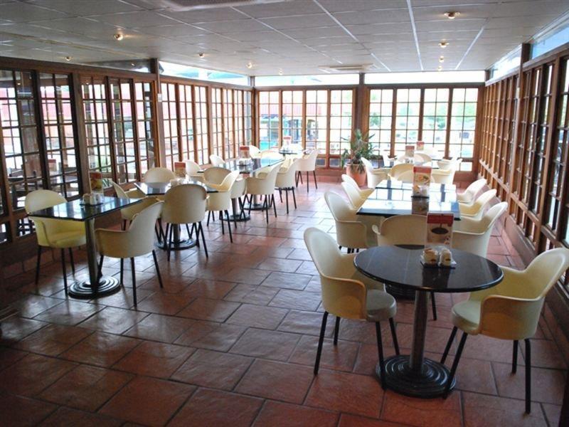 Protea Hotel By Marriott Harrismith Montrose Extérieur photo